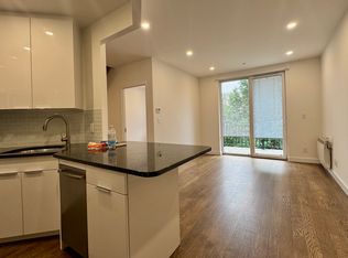 689 Leonard St APT 3F, Brooklyn, NY 11222