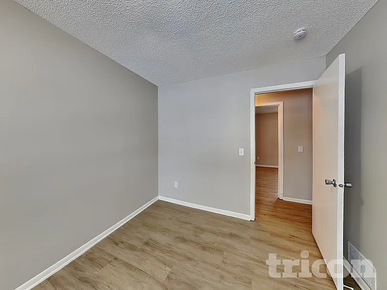 8301 Thomas Ave N — Photo 7