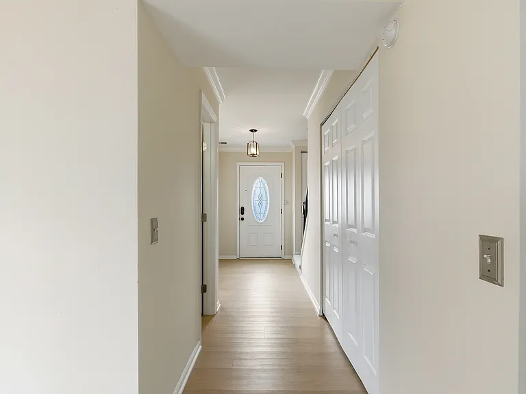 14810 Millicent Ct — Photo 8