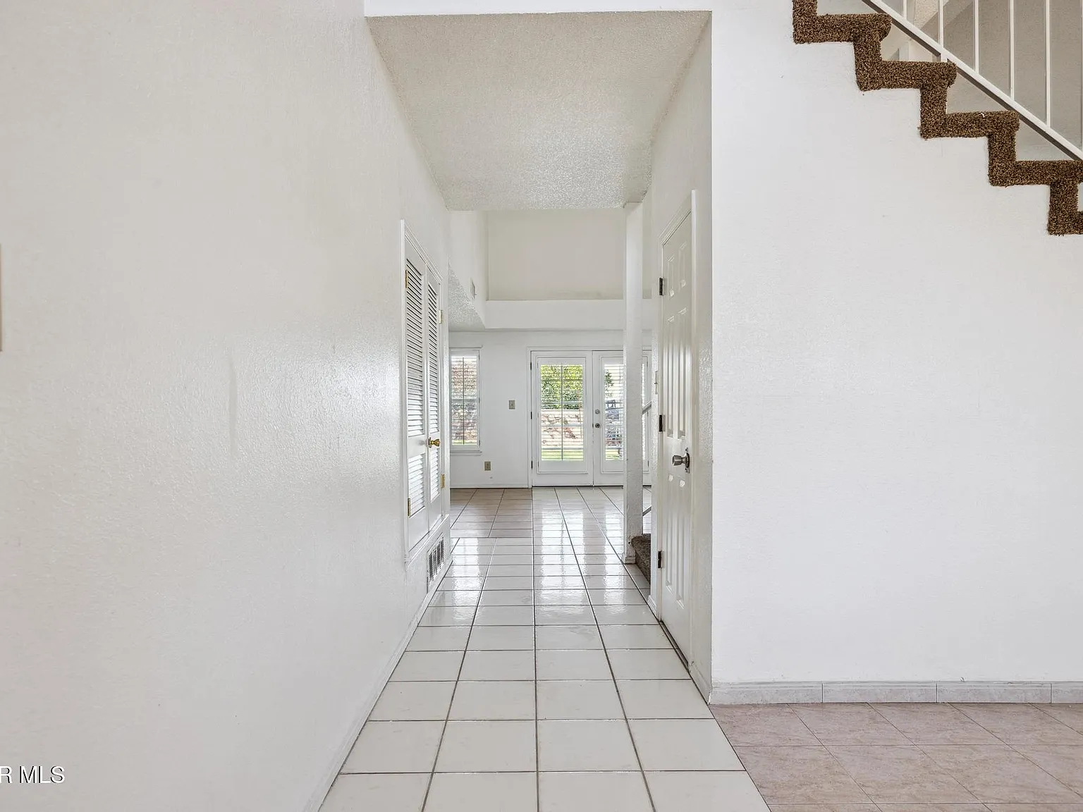 4 bed, 3.0 bath, 2424 sqft, $2,100 — Photo 4