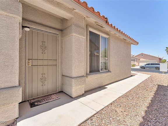 2nd image of 1011 Dancing Vines Ave