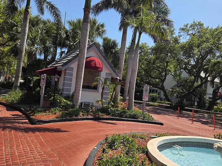 400 Beach Park Ln — Photo 20