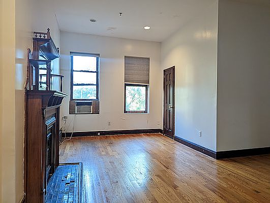 4th image of 40 W 120th St APT 3