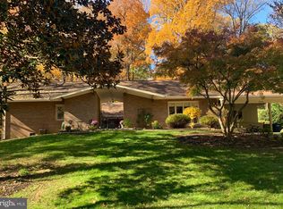 7406 Rippon Rd, Alexandria, VA 22307