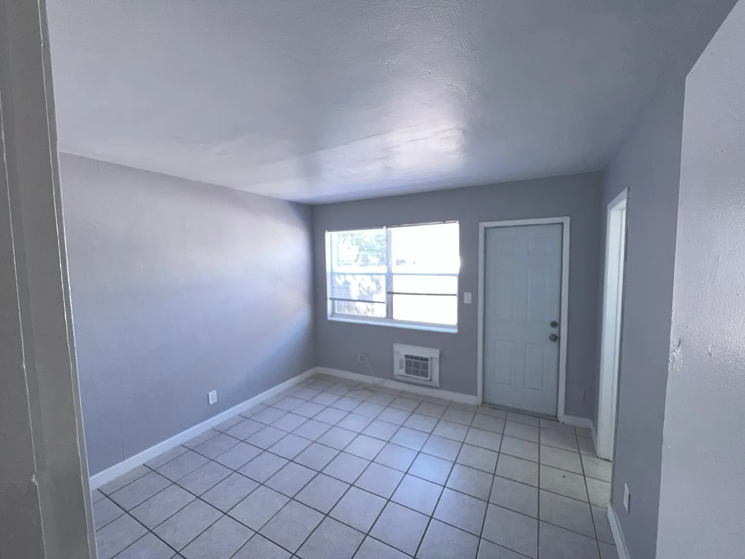 631 NE 8th Avenue — Photo 4