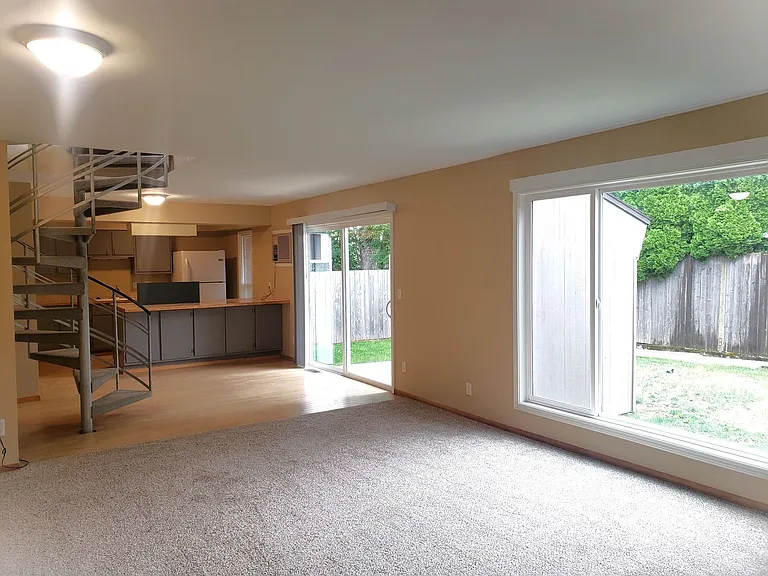 8316 SW Terwilliger Blvd — Photo 3