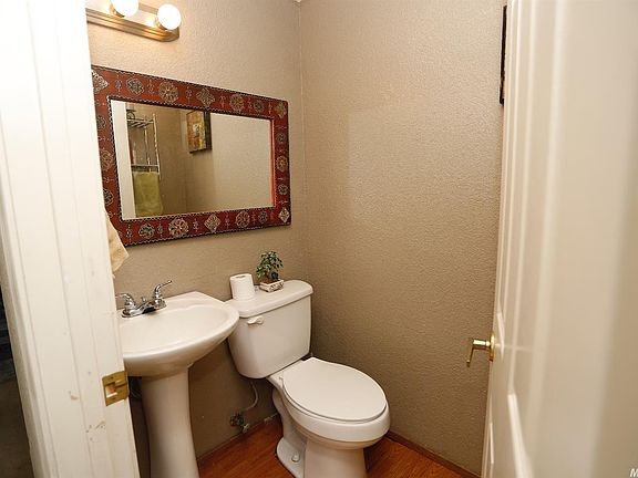 3rd image of 9334 Soaring Oaks Dr