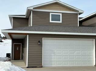 1121 9th St SW, Watford City, ND 58854