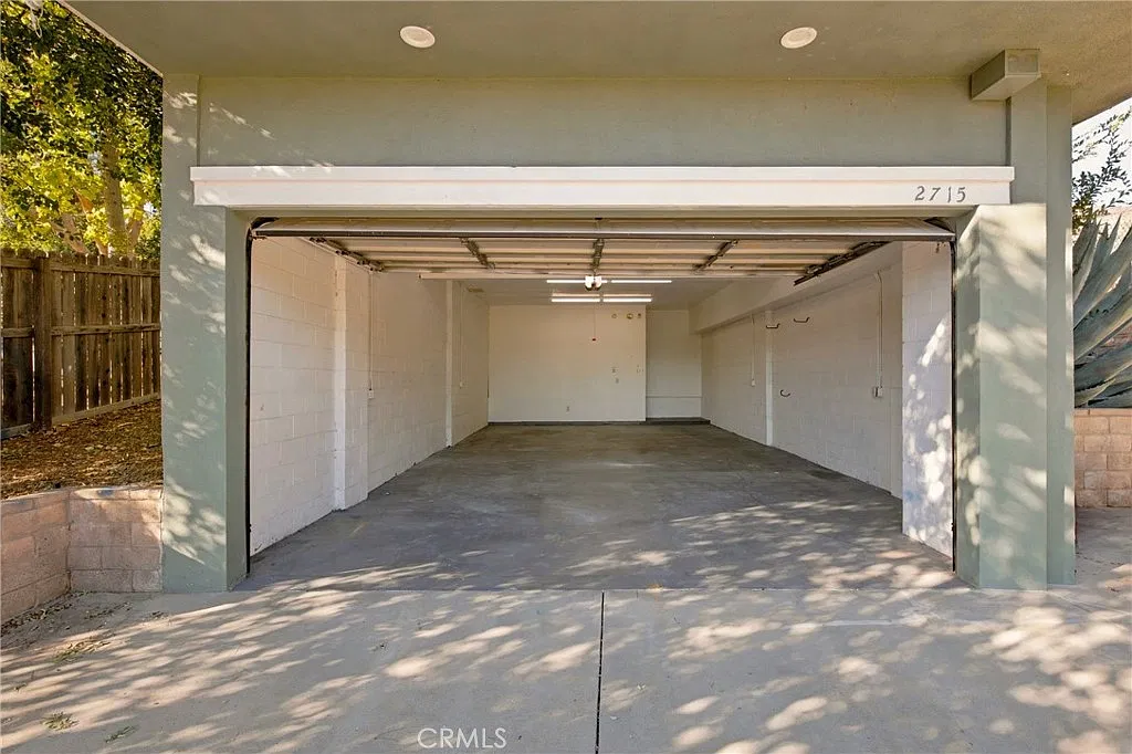 4 bed, 2.5 bath, 3671 sqft, $6,450 — Photo 2