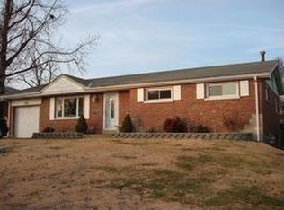 9859 Lakeford Ln, Saint Louis, MO 63123