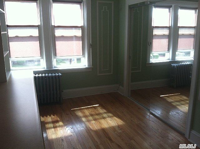 1st image of 11586 222nd St