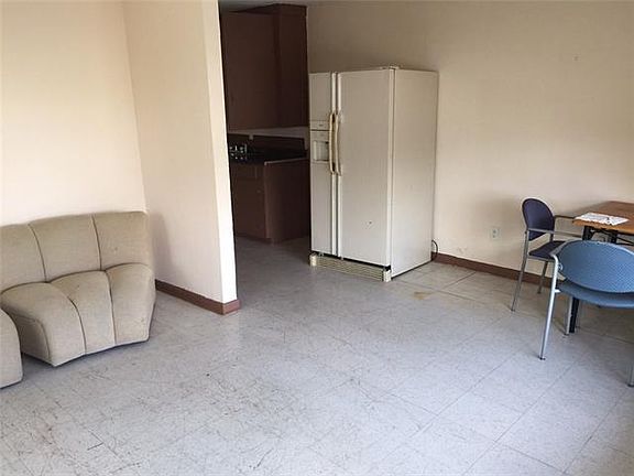 4th image of 5207 Fletcher Ave