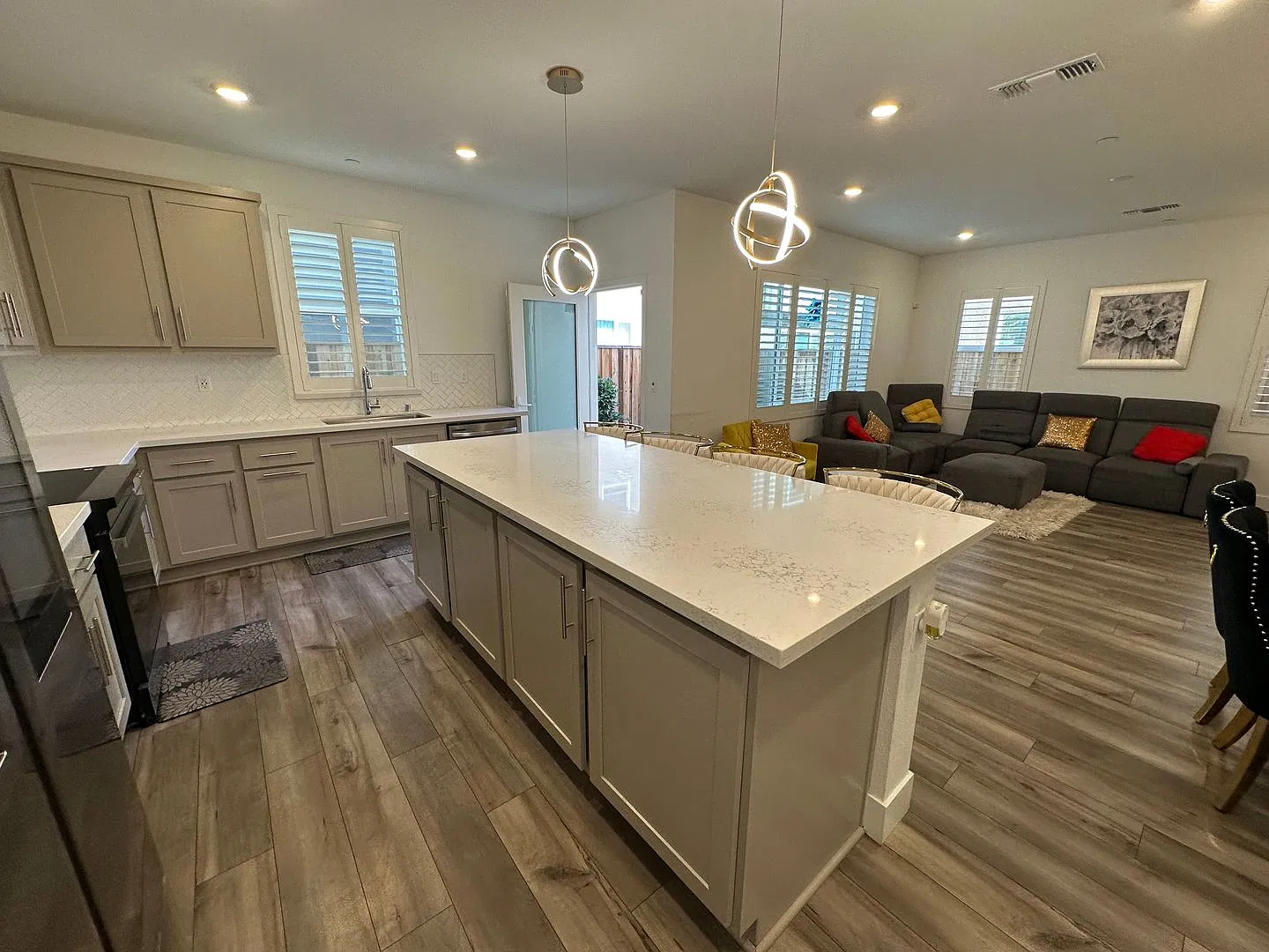 Gorgeous Mountain House Energy Efficient Home — Photo 3