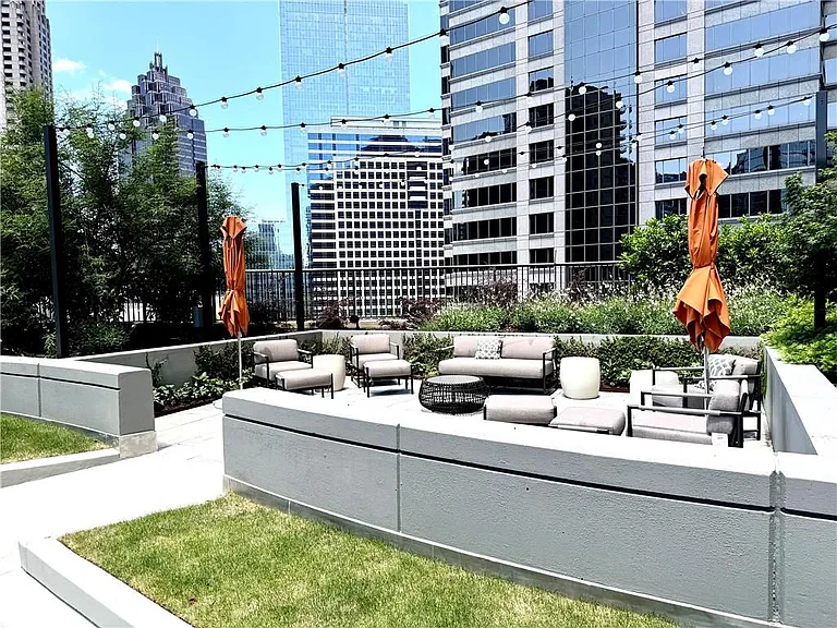 1080 Peachtree St NE #2110 — Photo 55