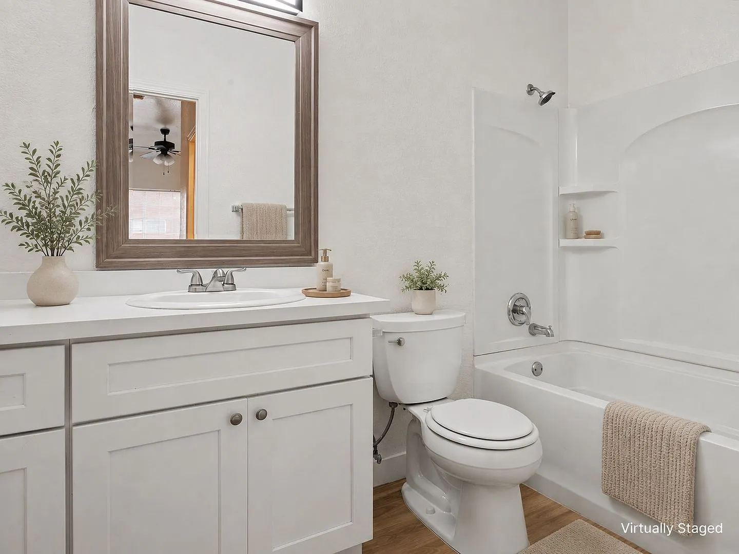Recently Remodeled 2bed/2bath * Ground Floor Unit — Photo 2