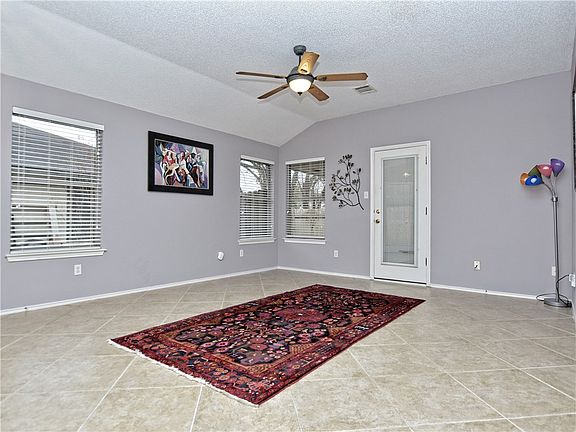 5th image of 8104 Huddleston Ln