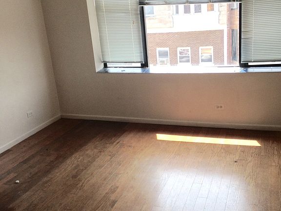 3rd image of 556 W 37th St #3B