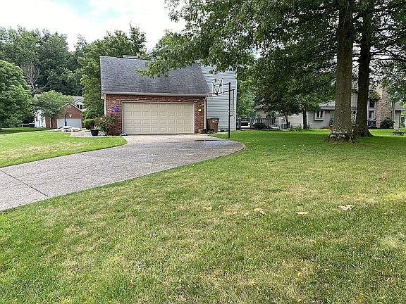 4th image of 5953 Basswood Dr