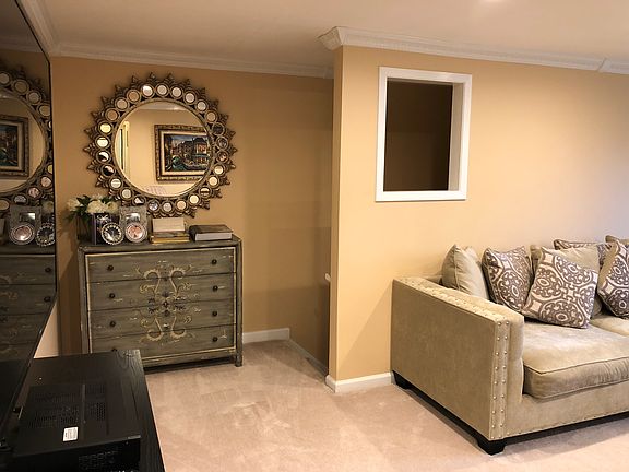 4th image of 74 Jervis Ave #1233-14