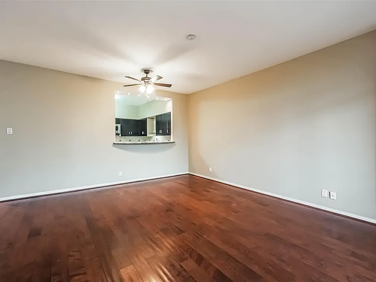 15 Greenway Plz #5C — Photo 7
