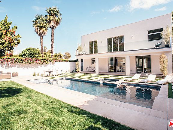 3rd image of 2717 S Beverly Dr