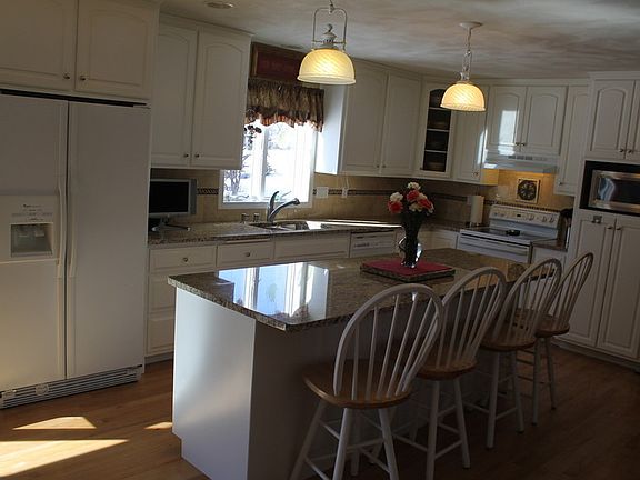 5th image of 1796 Mill Pond Ln