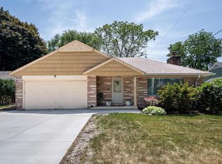 2798 N Colonial Dr, Milwaukee, WI 53222