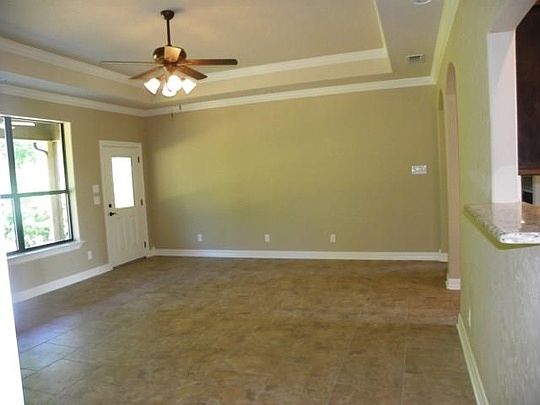 4th image of 112 Fredricksburg Cir