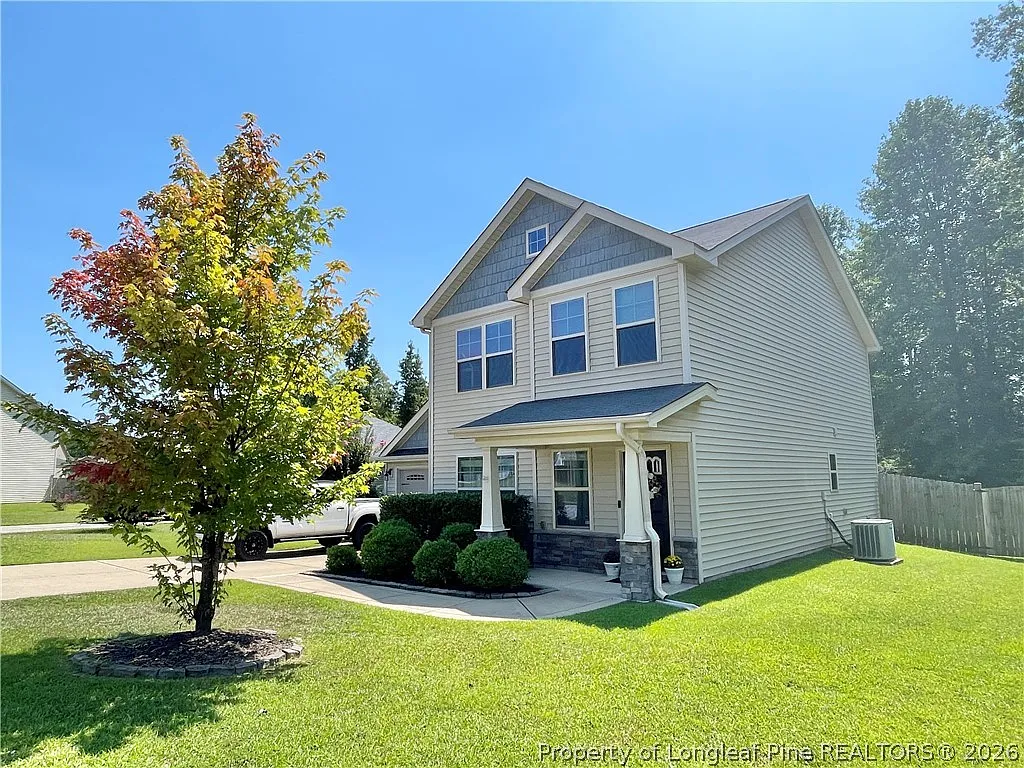 3 bed, 2.5 bath, 1650 sqft, $1,950 — Photo 1