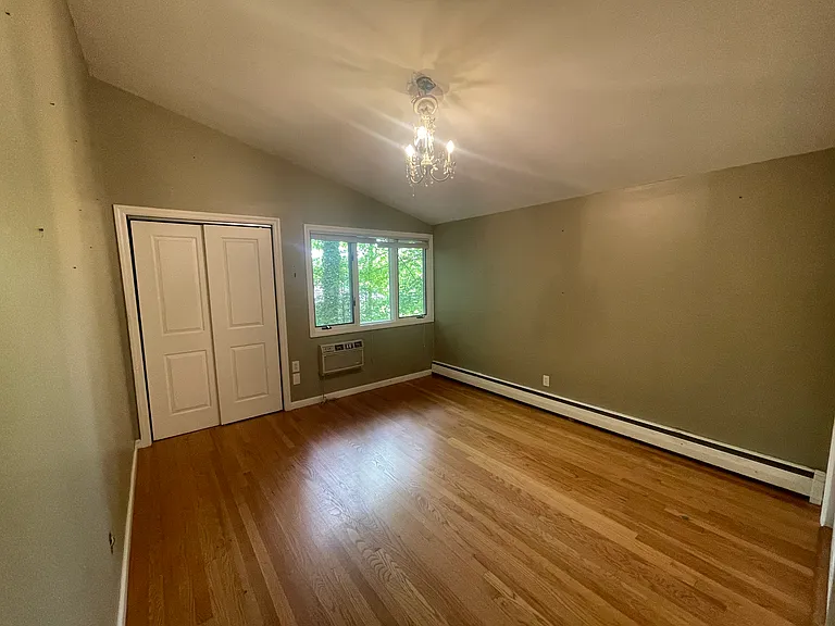 43 Valerie Ct — Photo 9