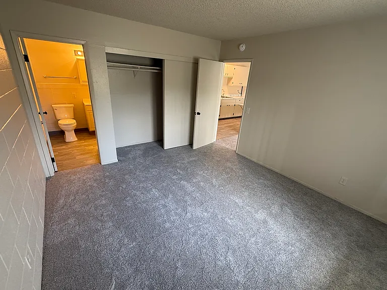 Fernmar Apartments — Photo 10