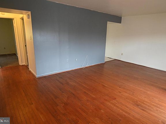 5th image of 5428 85th Ave APT 102