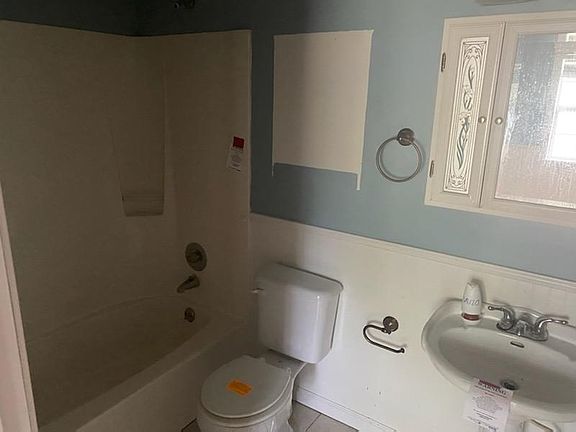 5th image of 202 Wynwood Ct