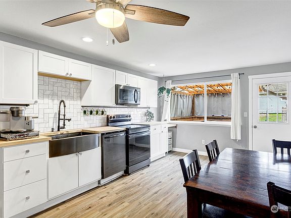5th image of 16814 10th Avenue E