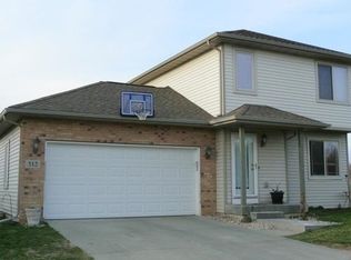512 Lexington Dr, Oregon, WI 53575