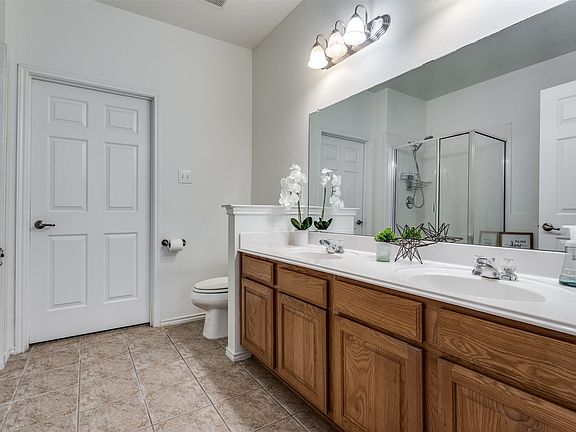 4th image of 252 Turnberry Ln