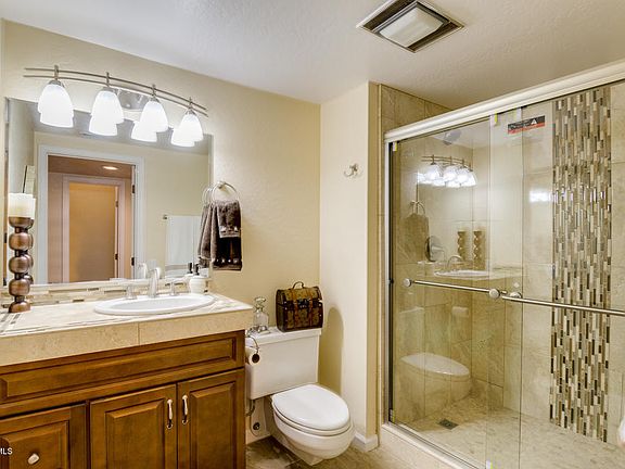 4th image of 10721 W Palmeras Dr