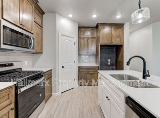 560 Hackberry Ln, Washington, OK 73093
