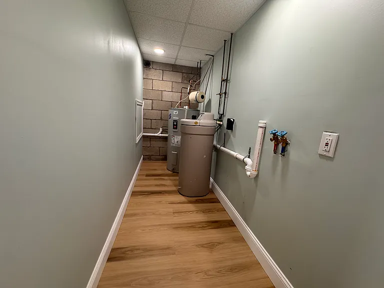 443 Bath Ave — Photo 40