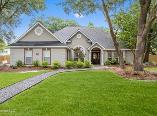 100 White Blvd, Ocean Springs, MS 39564