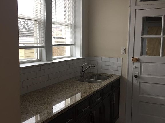 3rd image of 2627 W Farragut Ave #2A