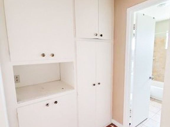 4th image of 1051 Ohio Ave APT 4