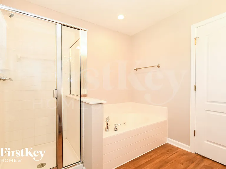 9634 Hazel Lake Dr — Photo 11