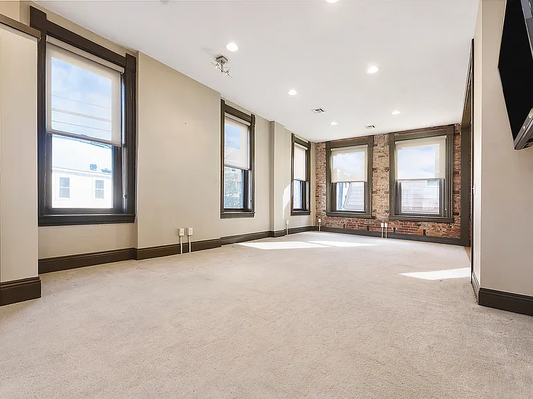 344 E 8th Ave #3 — Photo 5