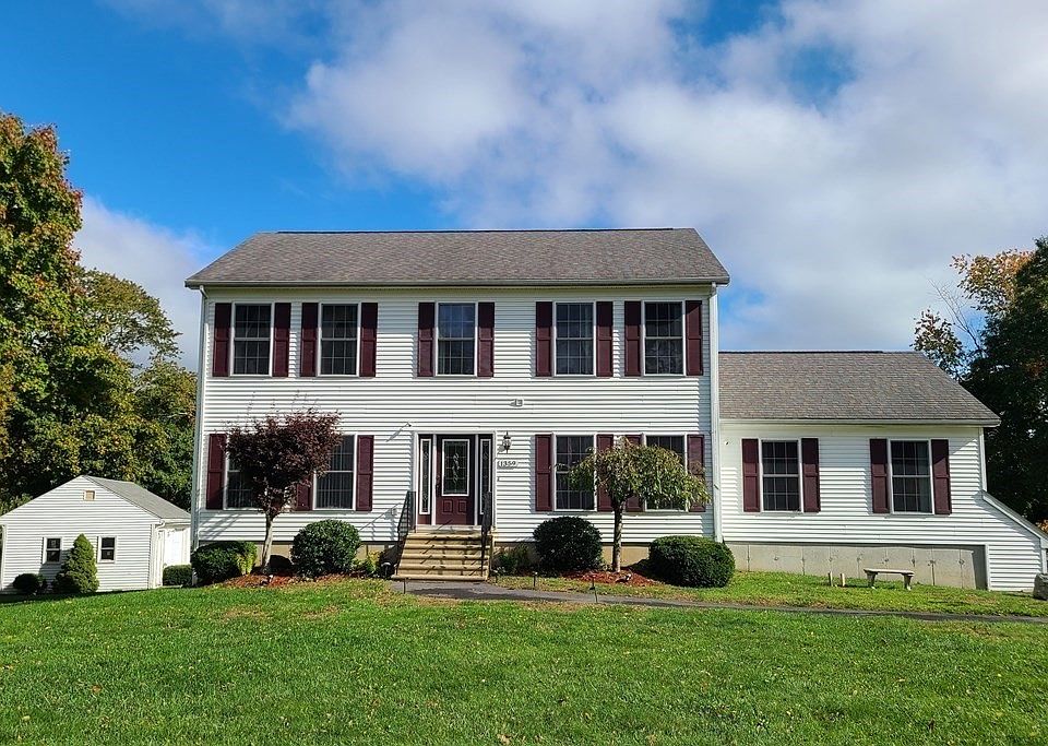 1359 Somerset Ave, Dighton, MA 02715 Zillow