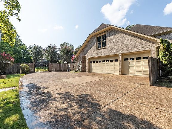 3rd image of 8925 Cedar Reach Cv