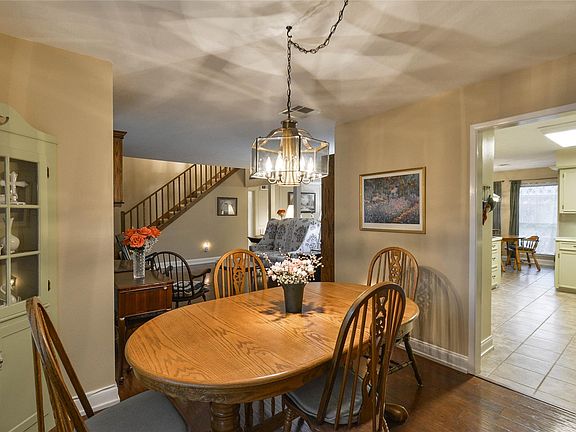 5th image of 3114 Falling Brook Dr