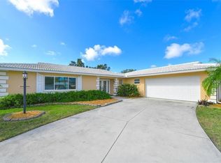 3137 Village Green Dr, Sarasota, FL 34239