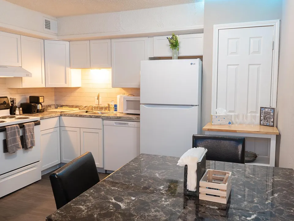 2400 Mission Hill Dr #102
