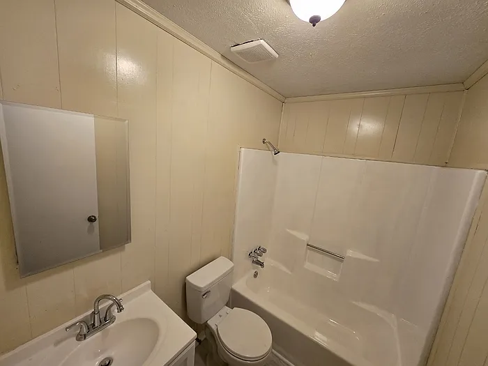 6104 Oakwood Cir SW — Photo 10